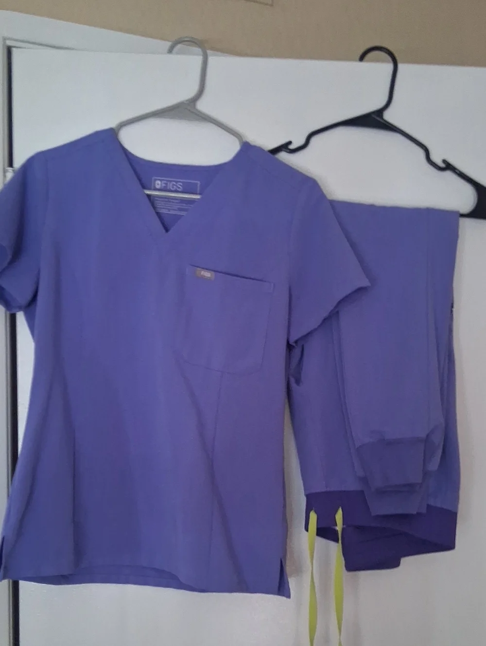 FIGS Womens Purple Scrub Top and Jogger Set